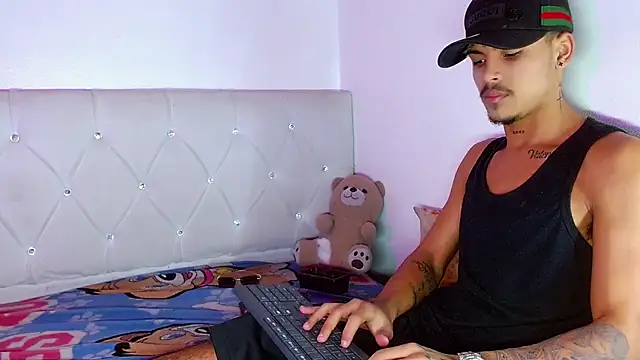 Angel_foxc13のライブXXXチャット