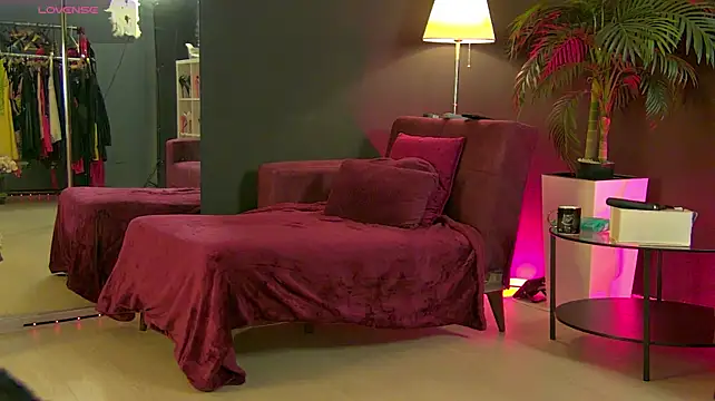 دردشة MaddyHeart الجنسية المباشرة