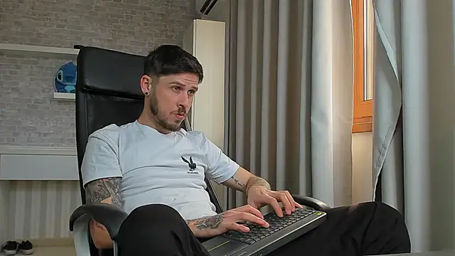Chat XXX Live JonahShaw