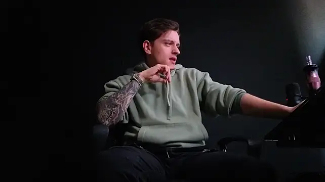 FelixStarkk 라이브 XXX 채팅