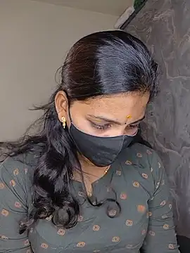 Tamil_Lovely_CindrellaaのライブXXXチャット