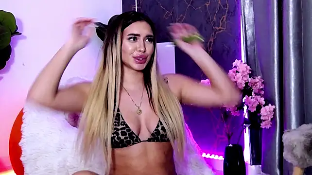 Chatroom XXX en direct de Lunna_Noirre