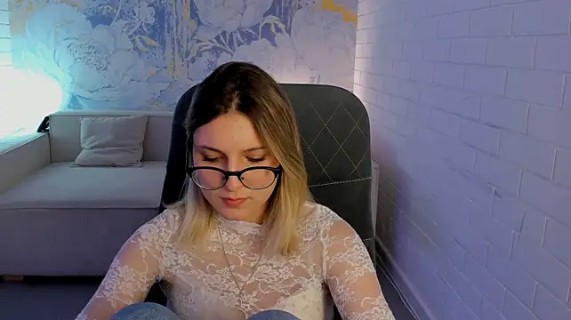 Chat +18 de LeslieBloom ao vivo