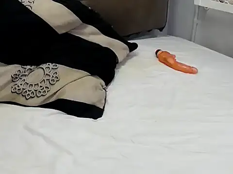 BigFluff33 Adlı Modelin Canlı XXX Sohbeti
