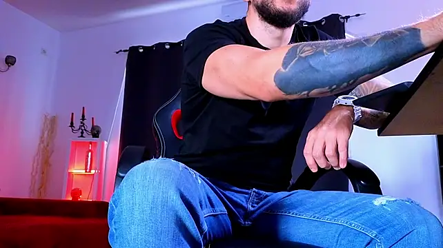Онлайн чат XXX MightyAaron66