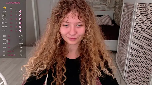 צ'אט XXX בשידור חי של Milounee