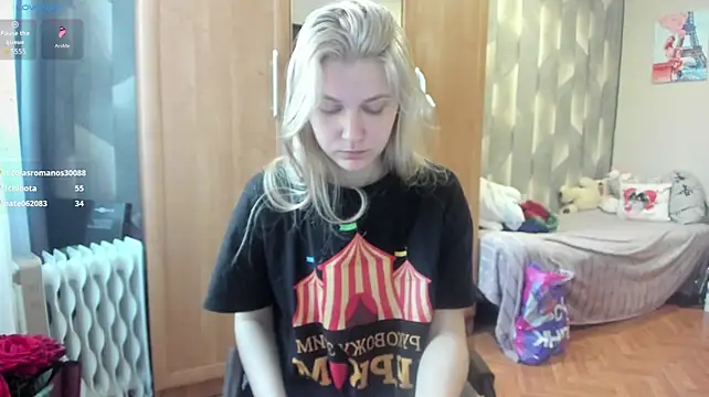 Tiny_Kiss Live XXX-Chat