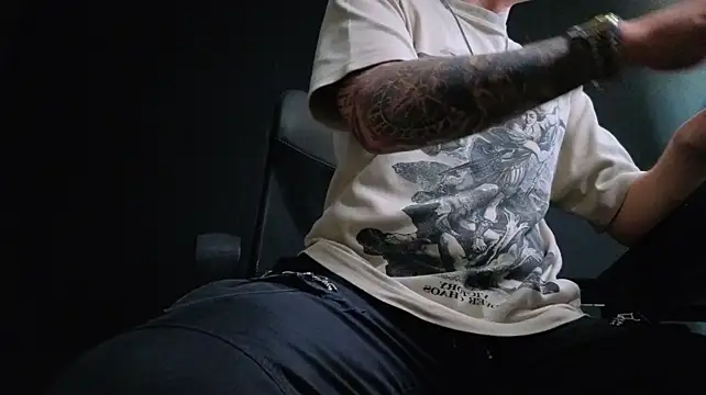 FelixStarkk 即時 XXX 聊天