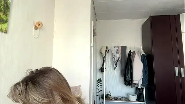 Sara_Bloservety - Take off my lace bra!