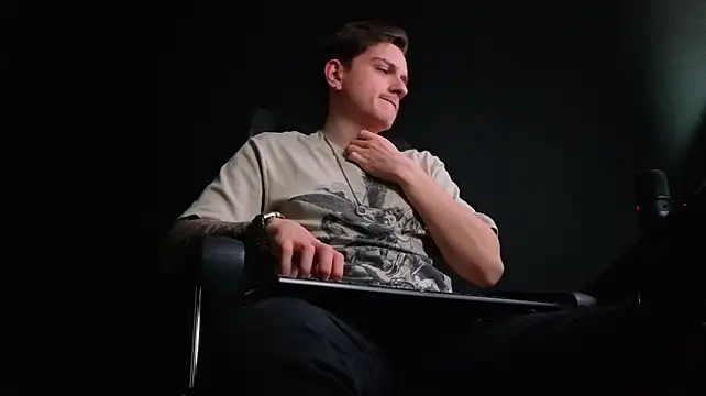 FelixStarkk Chat XXX live