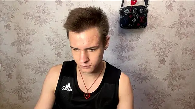 XXX chat uživo modela BigBabyMax