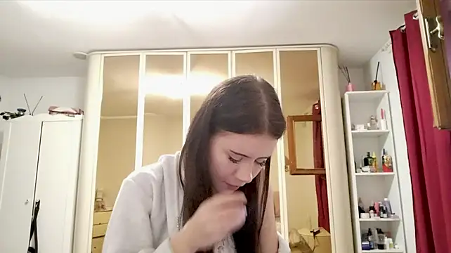 AnnieQute Adlı Modelin Canlı XXX Sohbeti