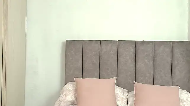 karina_lewis_'s Live XXX Chat