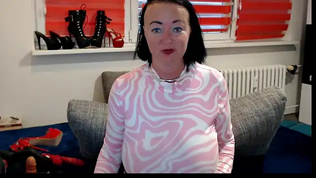 Alexie33 live XXX chat