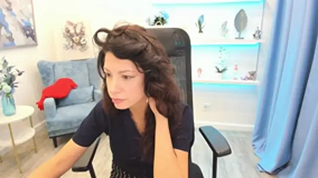 XXX chat uživo modela PeachMirage