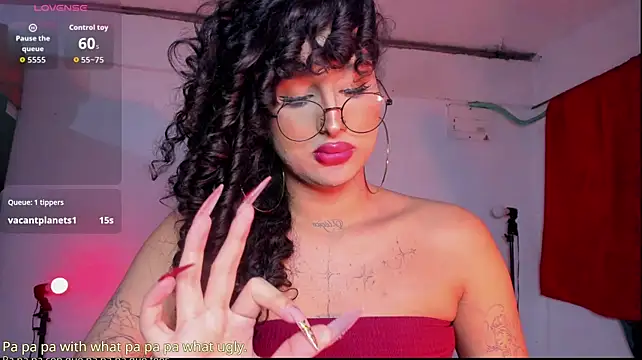 Chat XXX en directo de Heka_Prudence