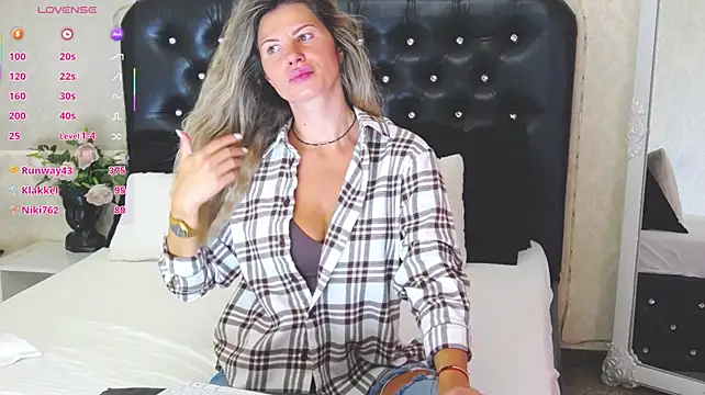 Chocolate233 Adlı Modelin Canlı XXX Sohbeti