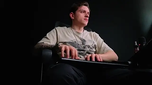 FelixStarkk live XXX chat