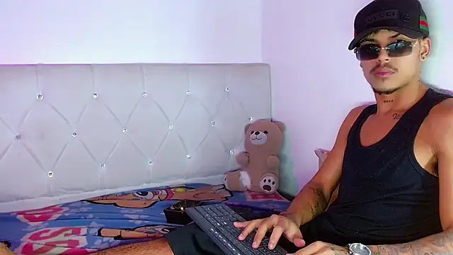 Angel_foxc13のライブXXXチャット