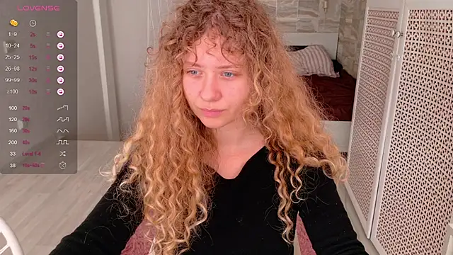 Онлайн чат XXX Milounee