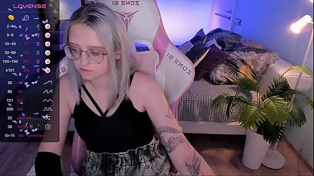 XXX chat uživo modela justinahelen_