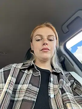 XXX chat uživo modela HarrietDart
