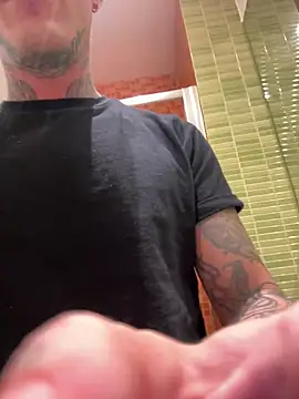 tatuato23 – webcam-show