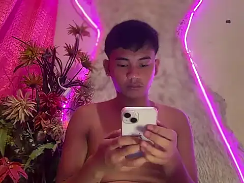 Chat +18 de jaybot_jayxx ao vivo