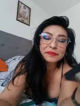 แชท XXX สดของ katysquirtdirty