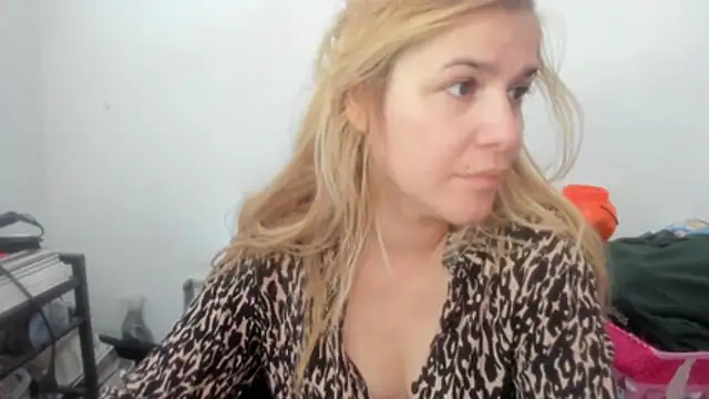 new_but_cute's Live XXX Chat