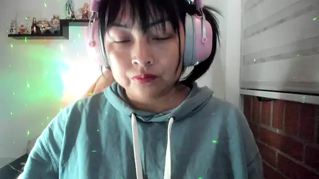 Chat XXX en directo de Shaddycute_