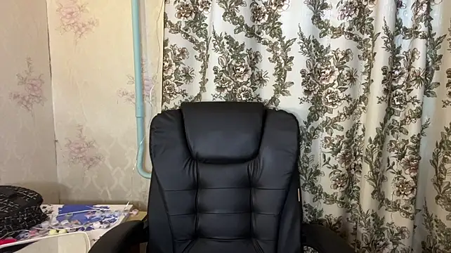 Peekinside 现场XXX聊天