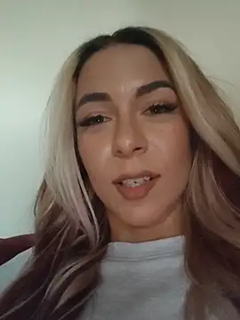 CindeFucknRella Adlı Modelin Canlı XXX Sohbeti
