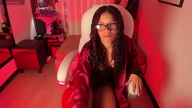 LittleeStar live XXX chat