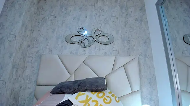amythyst_violet Adlı Modelin Canlı XXX Sohbeti