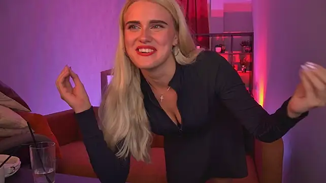 KattyWilde Adlı Modelin Canlı XXX Sohbeti