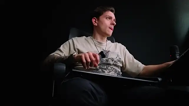 Živý XXX chat FelixStarkk