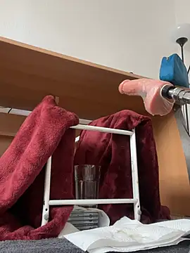 Assforgloryhole élő XXX-chatje