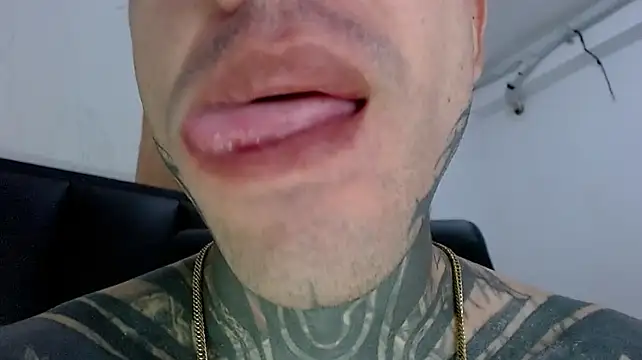 BlackTattooKingn Live XXX chat