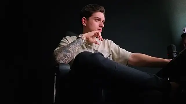 FelixStarkk élő XXX-chatje