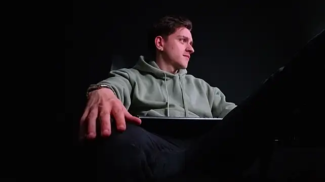 دردشة FelixStarkk الجنسية المباشرة