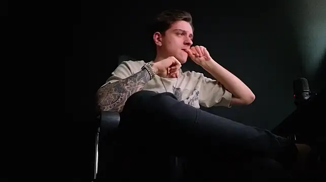 Онлайн чат XXX FelixStarkk
