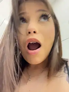 Chatroom XXX en direct de Chloe__Moon