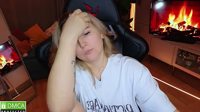 Mira_Mermayd's Live XXX Chat