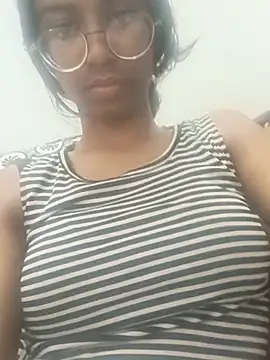Queennayra123 - boobs show