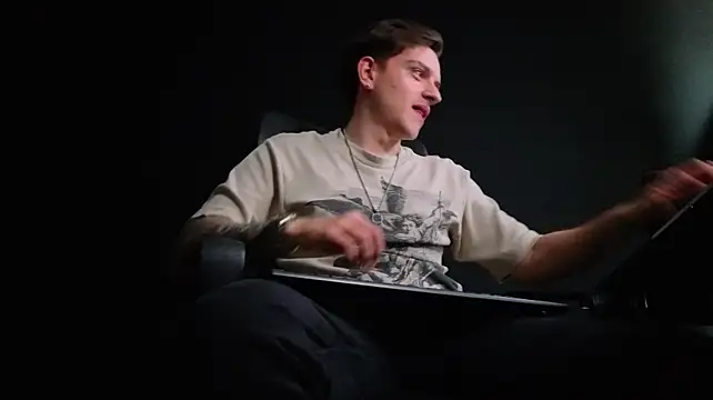 FelixStarkk 라이브 XXX 채팅