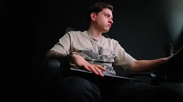 FelixStarkk 现场XXX聊天