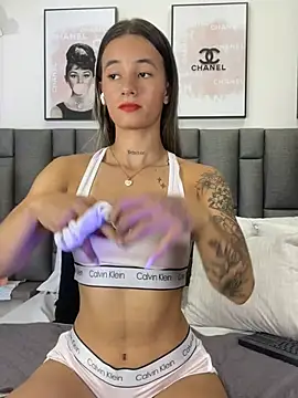 JuliaColemann Adlı Modelin Canlı XXX Sohbeti