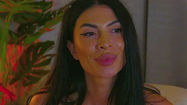 MetishaCaprice Chat XXX live
