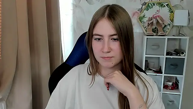 candy_Megan Chat XXX in diretta